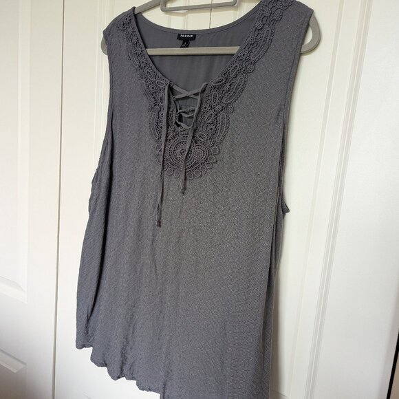 TORRID Textured Woven Crochet Detail Top SIZE 4 - Picture 2 of 3